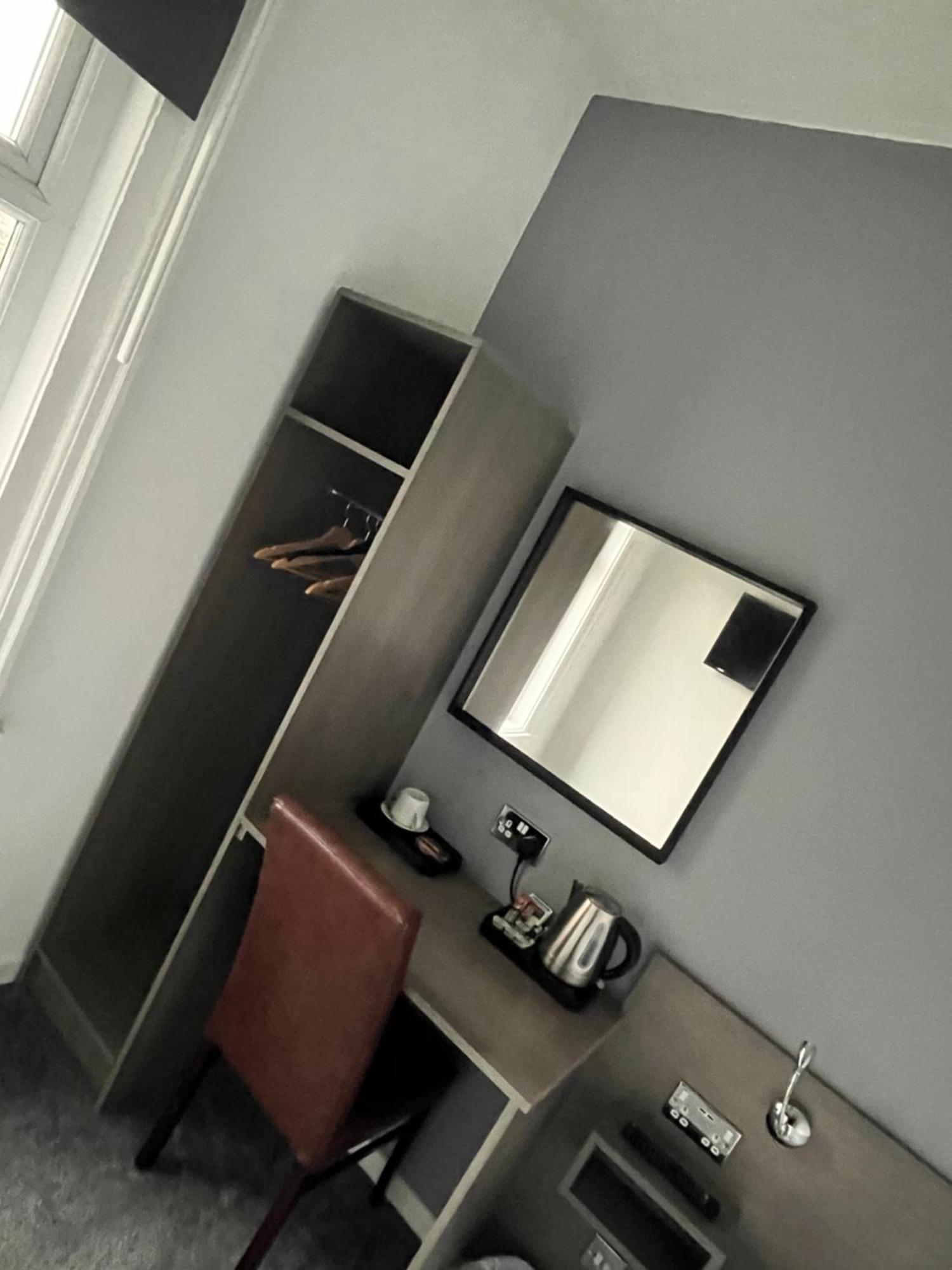 The Kings Head Bed and Breakfast Warrington Buitenkant foto